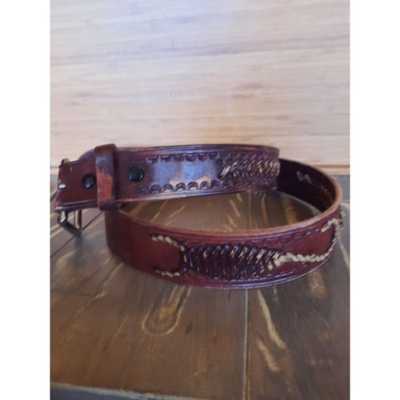 Mens Leather Tooled Scorpion Belt Well Worn Scuffed Size 42 - Picture 1 of 6